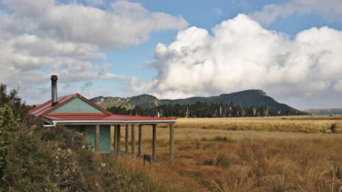 Ruahine Corner Hut, with Te Rakaunuiakura behind